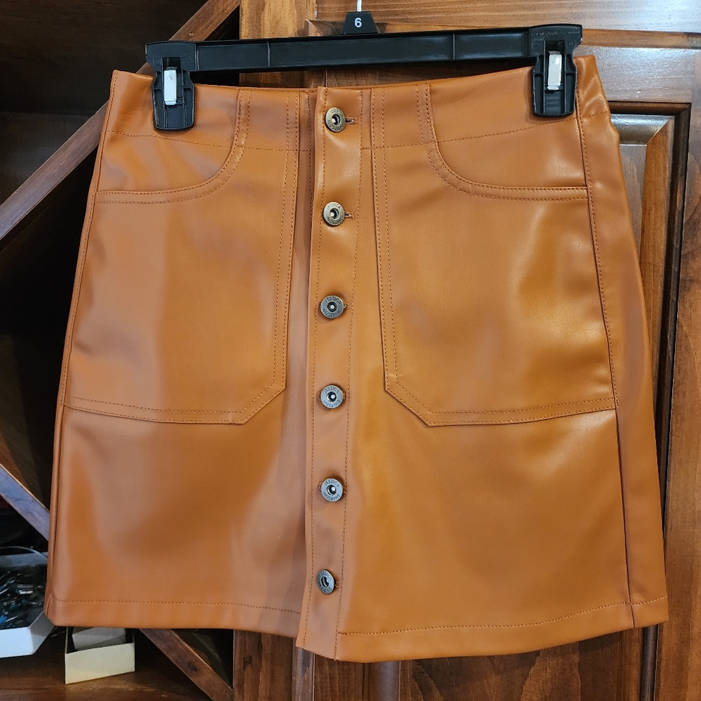 Jessica Simpson Faux leather Skirt (XS)